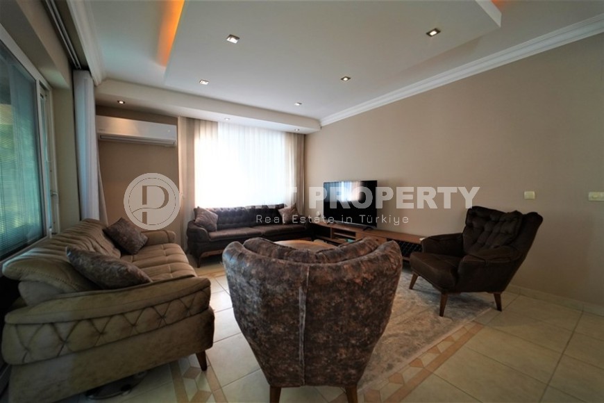 Комфортабельная квартира 2+1, общей площадью 135 м2, в центре спокойного района Аланьи - Тосмур-id-5967-фото-2