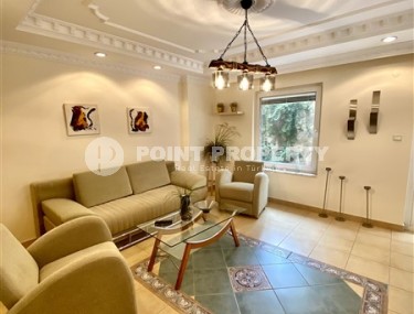 Просторные апартаменты с одной спальней, гостиной, отдельной кухней и тремя балконами в комплексе с открытым плавательным бассейном.-id-4299-фото-3