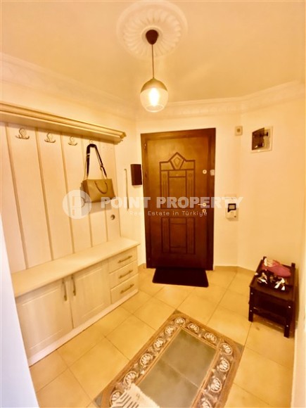 Просторные апартаменты с одной спальней, гостиной, отдельной кухней и тремя балконами в комплексе с открытым плавательным бассейном.-id-4299-фото-11