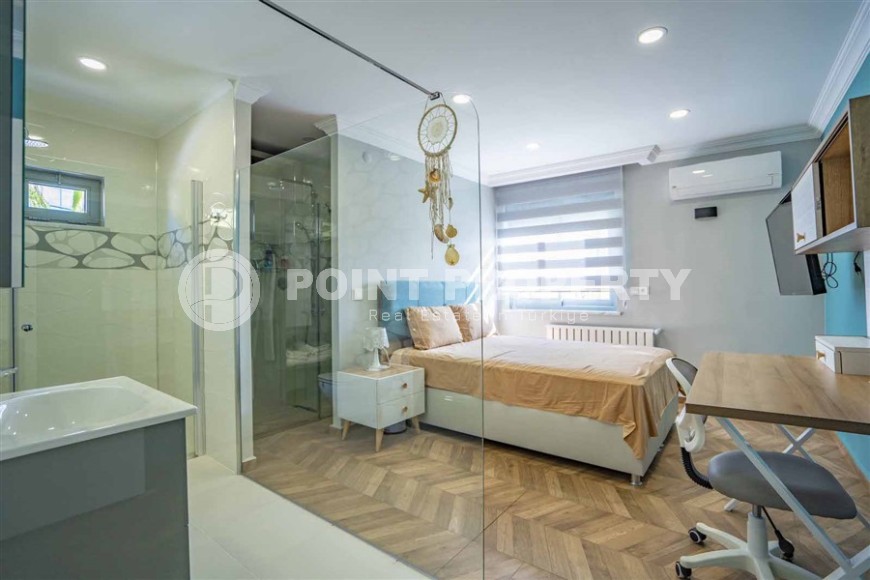 Роскошная трехэтажная вилла 14+2, с видом на море и крепость Аланьи, в престижном районе города - Бекташ-id-5979-фото-9