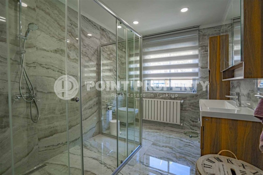 Роскошная трехэтажная вилла 14+2, с видом на море и крепость Аланьи, в престижном районе города - Бекташ-id-5979-фото-19