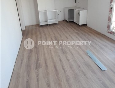 Просторная новая квартира с одной спальной комнатой, в перспективном районе Мерсина - Тедже-id-5985-фото-2