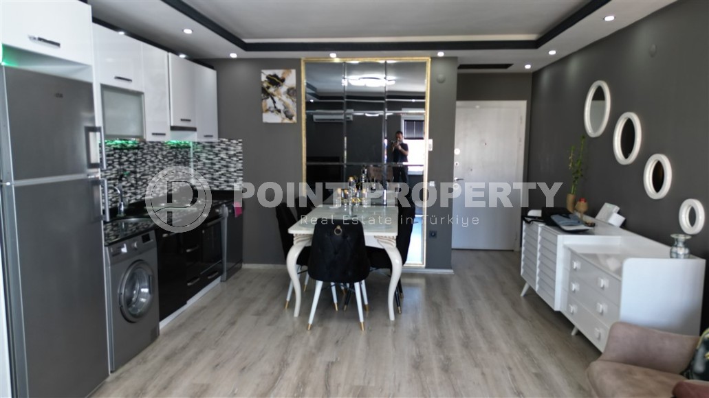 Стильная, комфортабельная квартира с современным дизайном, мебелью и бытовой техникой, в 650 метрах от моря-id-5986-фото-3