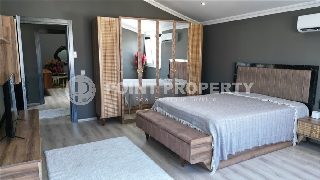 Стильная, комфортабельная квартира с современным дизайном, мебелью и бытовой техникой, в 650 метрах от моря-id-5986-фото-5