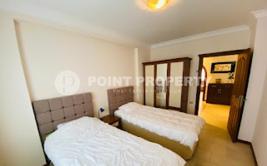 Well-furnished apartment with two bedrooms, on the very shore of the Mediterranean Sea-id-5988-photo-8