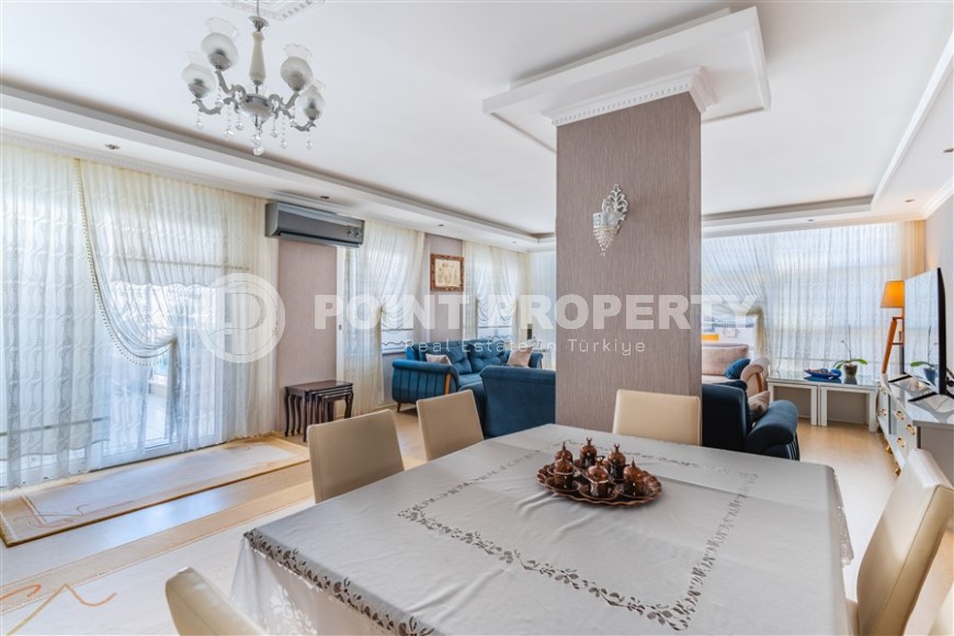 Large furnished apartment 4+1, on an area of 220 m2, with the possibility of obtaining Turkish citizenship-id-5992-photo-4