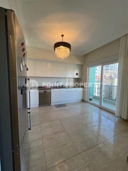 Большая двухуровневая квартира на 5-м этаже с мансардой, в 800 метрах от моря-id-5996-фото-3