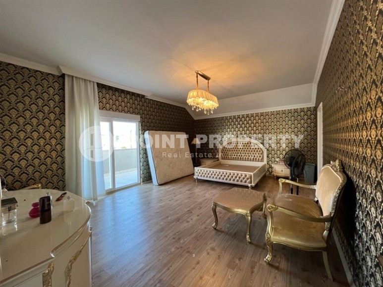 Большая двухуровневая квартира на 5-м этаже с мансардой, в 800 метрах от моря-id-5996-фото-5