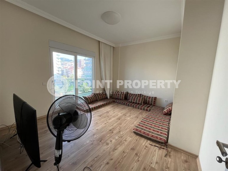 Большая двухуровневая квартира на 5-м этаже с мансардой, в 800 метрах от моря-id-5996-фото-9