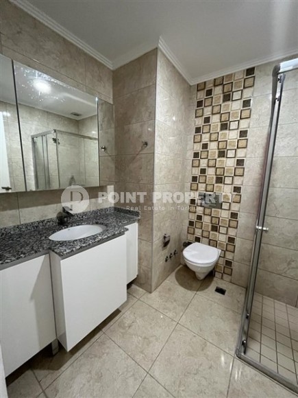 Большая двухуровневая квартира на 5-м этаже с мансардой, в 800 метрах от моря-id-5996-фото-14