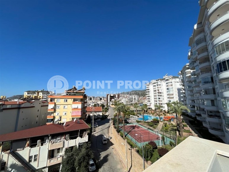 Большая двухуровневая квартира на 5-м этаже с мансардой, в 800 метрах от моря-id-5996-фото-23