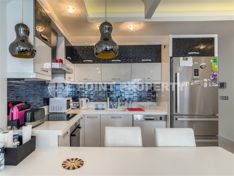 Modern, comfortable apartment 3+1, on an area of 140 m2, in the center of Mahmutlar district-id-6012-photo-3