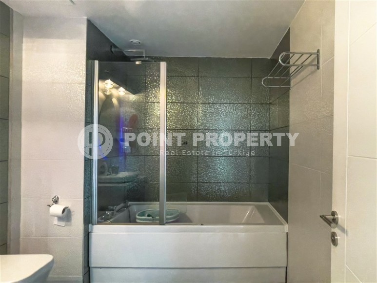 Modern, comfortable apartment 3+1, on an area of 140 m2, in the center of Mahmutlar district-id-6012-photo-7