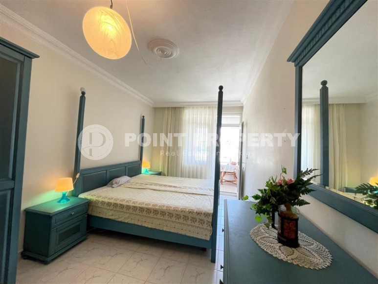 Недорогая квартира, общей площадью 125 м2, в 300 метрах от пляжа, в центре района Оба-id-6017-фото-3