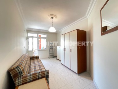 Недорогая квартира, общей площадью 125 м2, в 300 метрах от пляжа, в центре района Оба-id-6017-фото-4