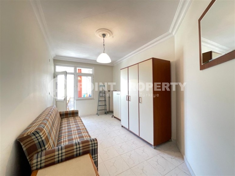 Недорогая квартира, общей площадью 125 м2, в 300 метрах от пляжа, в центре района Оба-id-6017-фото-4