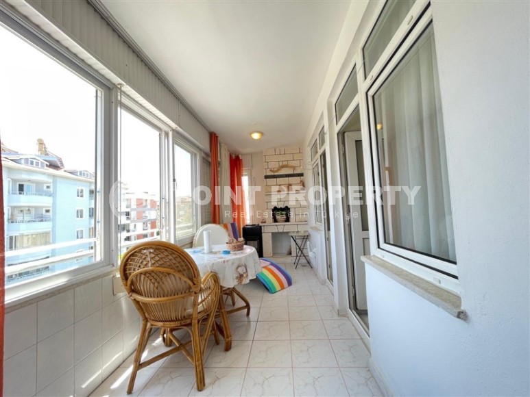 Недорогая квартира, общей площадью 125 м2, в 300 метрах от пляжа, в центре района Оба-id-6017-фото-8