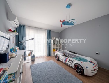 Современная квартира с мебелью и бытовой техникой, на 9-м этаже с мансардой, в районе Авсаллар-id-6035-фото-5