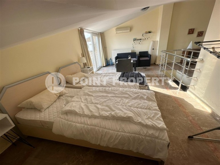 Меблированная двухуровневая квартира на 7-м этаже с мансардой, в 300 метрах от пляжа, в центре спокойного района Аланьи - Тосмур-id-6037-фото-8