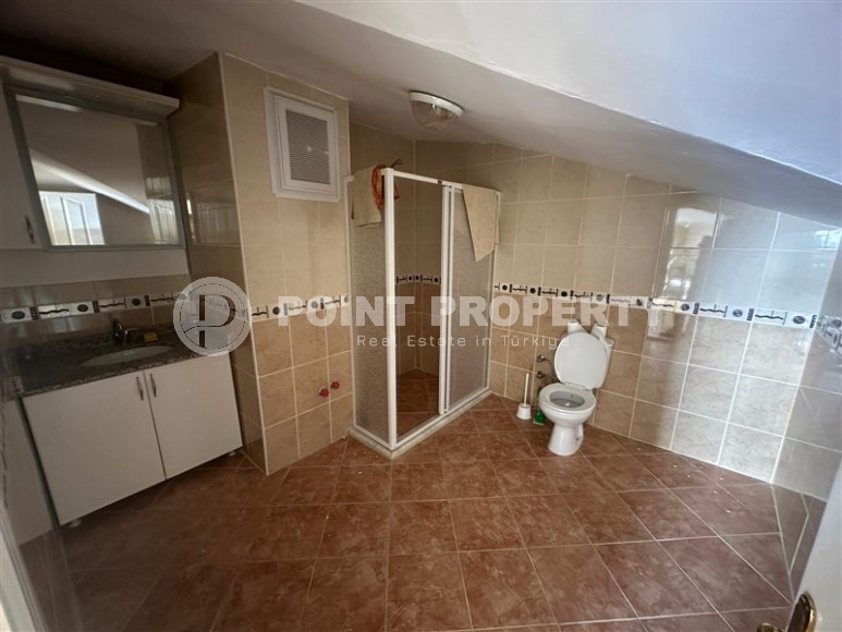 Меблированная двухуровневая квартира на 7-м этаже с мансардой, в 300 метрах от пляжа, в центре спокойного района Аланьи - Тосмур-id-6037-фото-13