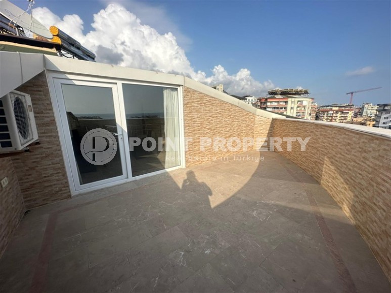 Меблированная двухуровневая квартира на 7-м этаже с мансардой, в 300 метрах от пляжа, в центре спокойного района Аланьи - Тосмур-id-6037-фото-16