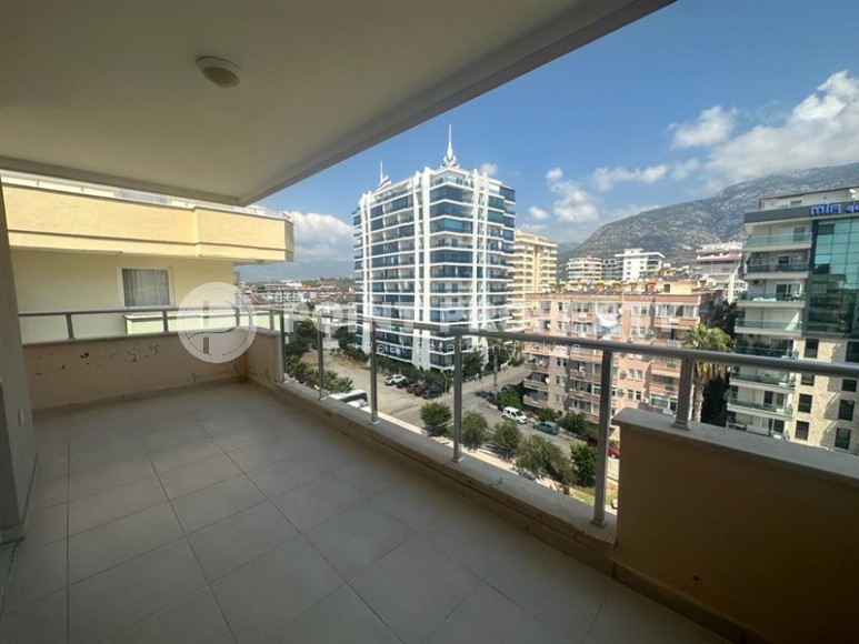 Small apartment with mountain views, 150 meters from the sea, in the center of Mahmutlar-id-6039-photo-8