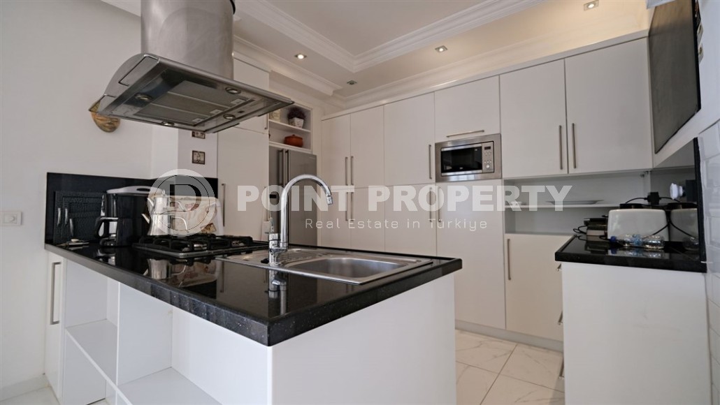 Detached three-storey villa with luxurious views of the sea and Alanya fortress, in the prestigious area of Alanya - Kestel-id-6040-photo-6