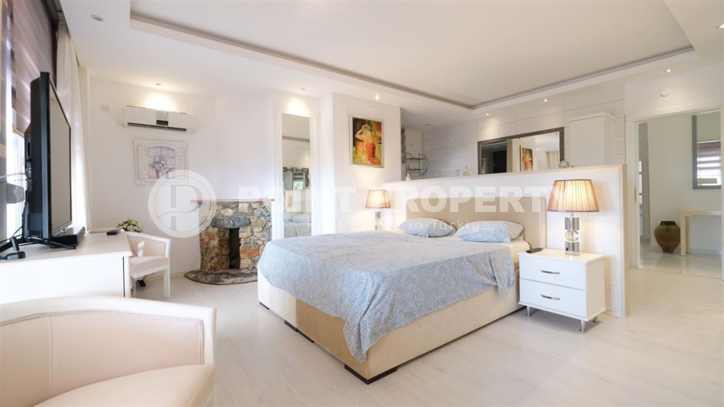 Detached three-storey villa with luxurious views of the sea and Alanya fortress, in the prestigious area of Alanya - Kestel-id-6040-photo-8