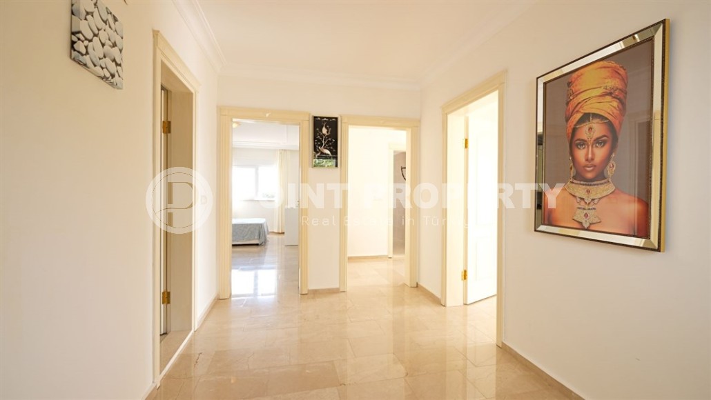 Detached three-storey villa with luxurious views of the sea and Alanya fortress, in the prestigious area of Alanya - Kestel-id-6040-photo-14