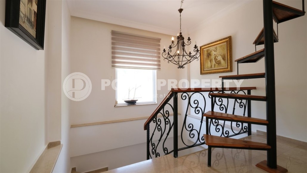 Detached three-storey villa with luxurious views of the sea and Alanya fortress, in the prestigious area of Alanya - Kestel-id-6040-photo-15