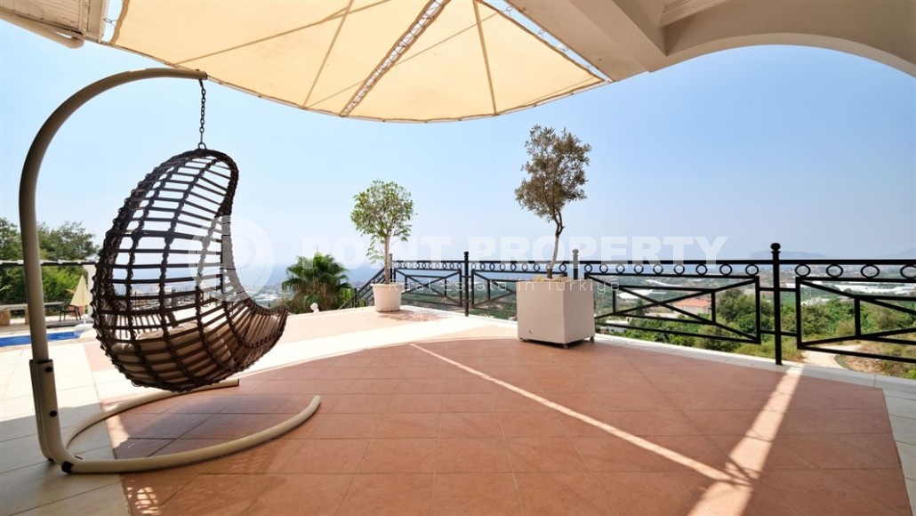 Detached three-storey villa with luxurious views of the sea and Alanya fortress, in the prestigious area of Alanya - Kestel-id-6040-photo-21