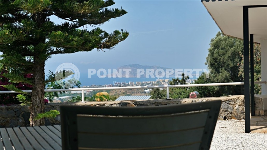 Detached three-storey villa with luxurious views of the sea and Alanya fortress, in the prestigious area of Alanya - Kestel-id-6040-photo-34