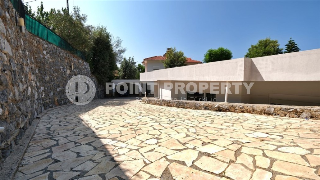 Detached three-storey villa with luxurious views of the sea and Alanya fortress, in the prestigious area of Alanya - Kestel-id-6040-photo-35