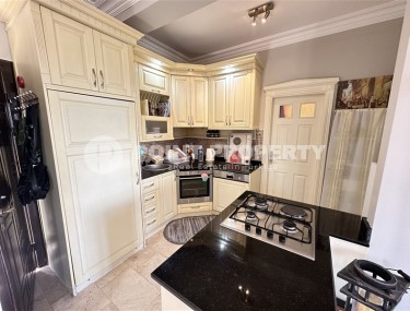 Просторная двухуровневая квартира с видом на море и горы, в престижном, живописном районе Аланьи - Каргыджак-id-6052-фото-4