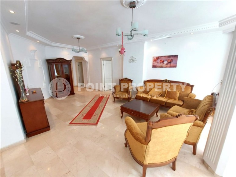 Comfortable furnished apartment 3+1, on an area of 120 m2, in the center of the popular area of Alanya - Mahmutlar-id-6055-photo-1