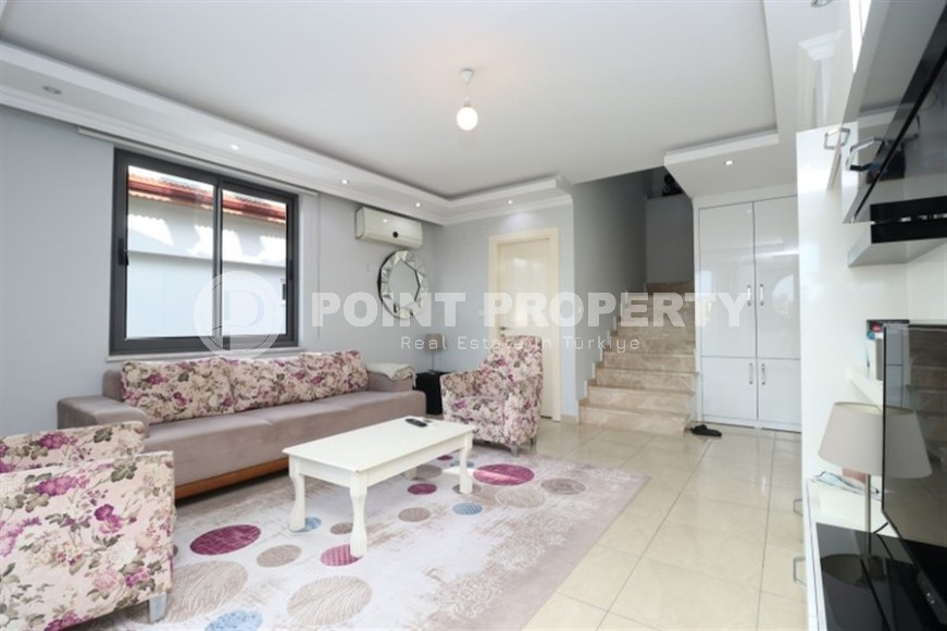 Панорамная двухуровневая квартира с роскошным видом на горы, в 300 метрах от знаменитого пляжа Клеопатры-id-6066-фото-1