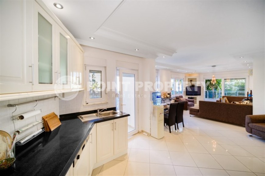 Светлая, комфортабельная квартира 3+1, на площади 150 м2, в 500 метрах от роскошного пляжа Клеопатры-id-6068-фото-3