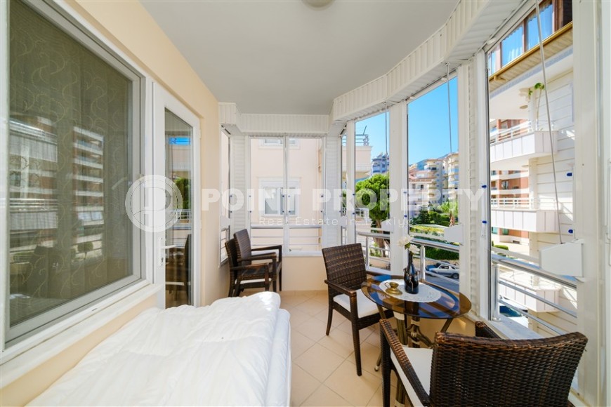 Modern apartment with spacious glazed balconies, five minutes walk from the center of Alanya-id-6071-photo-14