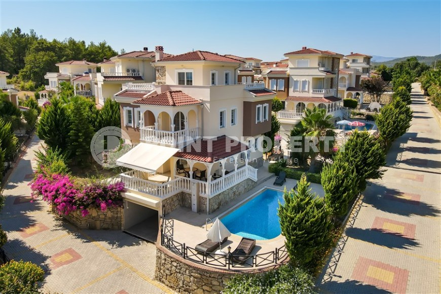 Panoramic villas with sea and mountain views, in a picturesque, ecologically clean area of Alanya - Incekum-id-6081-photo-23