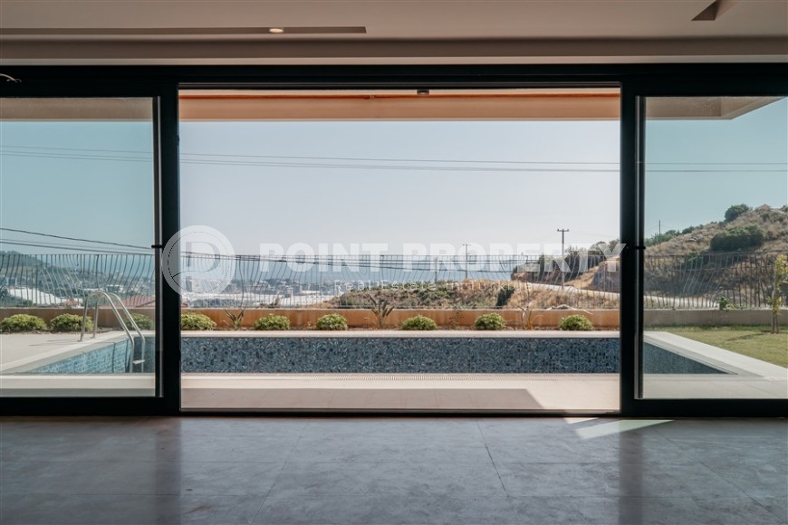 Luxury villa with a swimming pool and a garden, in a modern residential complex with a “city within a city” infrastructure-id-6090-photo-1