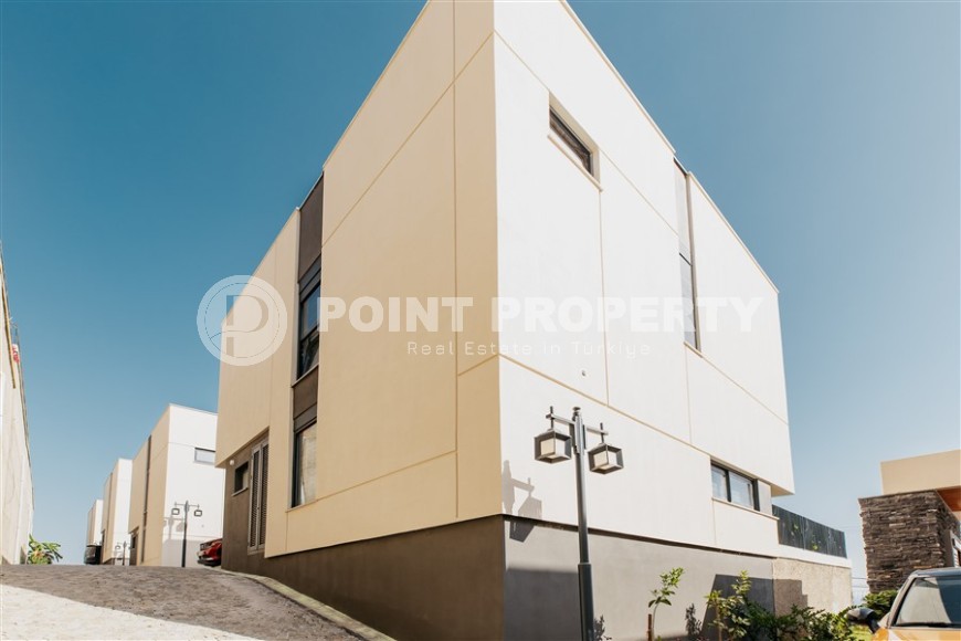 Luxury villa with a swimming pool and a garden, in a modern residential complex with a “city within a city” infrastructure-id-6090-photo-25