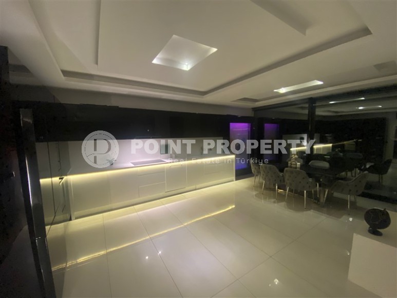 Large two-level apartment with a private pool and garden, in a building built in 2019, 1200 meters from the sea-id-6091-photo-4