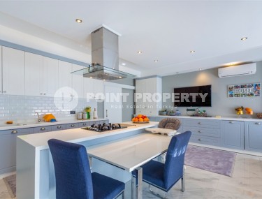 Дуплекс с дизайнерским ремонтом, на 6-м этаже с мансардой, в спокойном районе Аланьи - Чиплаклы-id-6092-фото-5