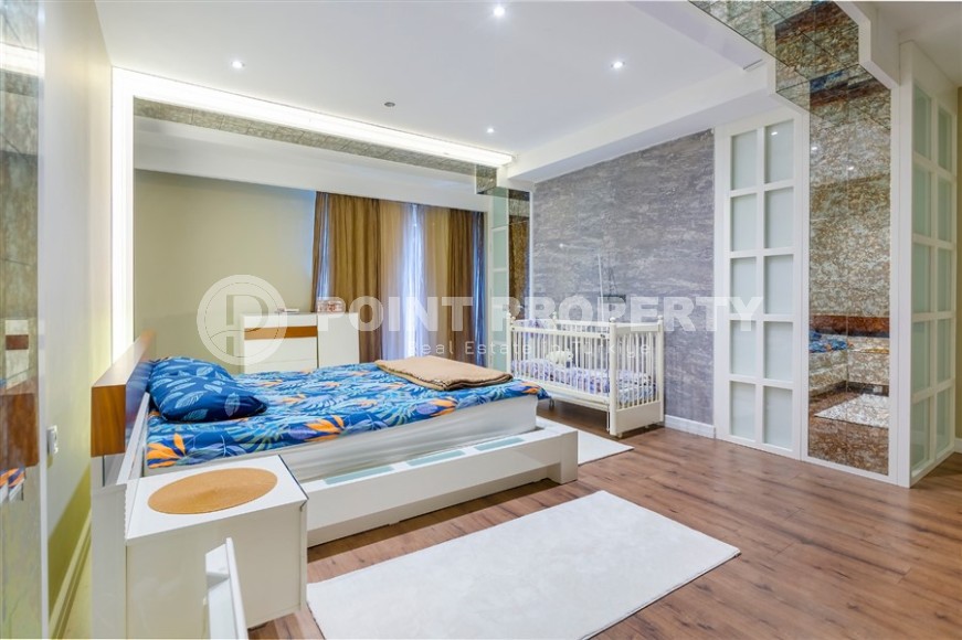 Дуплекс с дизайнерским ремонтом, на 6-м этаже с мансардой, в спокойном районе Аланьи - Чиплаклы-id-6092-фото-6