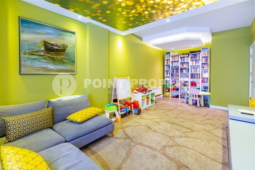 Дуплекс с дизайнерским ремонтом, на 6-м этаже с мансардой, в спокойном районе Аланьи - Чиплаклы-id-6092-фото-9