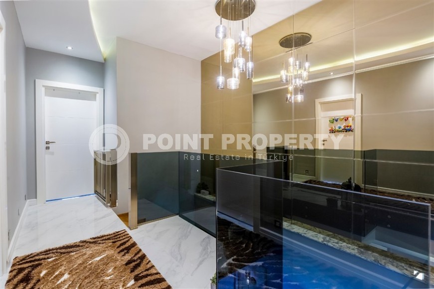 Дуплекс с дизайнерским ремонтом, на 6-м этаже с мансардой, в спокойном районе Аланьи - Чиплаклы-id-6092-фото-13