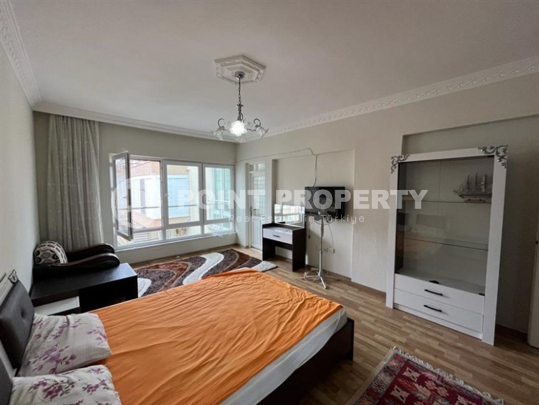 Благоустроенная меблированная квартира на первой линии от моря, в центре Аланьи-id-6110-фото-5