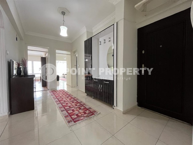 Благоустроенная меблированная квартира на первой линии от моря, в центре Аланьи-id-6110-фото-7