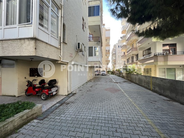 Благоустроенная меблированная квартира на первой линии от моря, в центре Аланьи-id-6110-фото-14