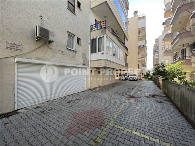 Благоустроенная меблированная квартира на первой линии от моря, в центре Аланьи-id-6110-фото-15